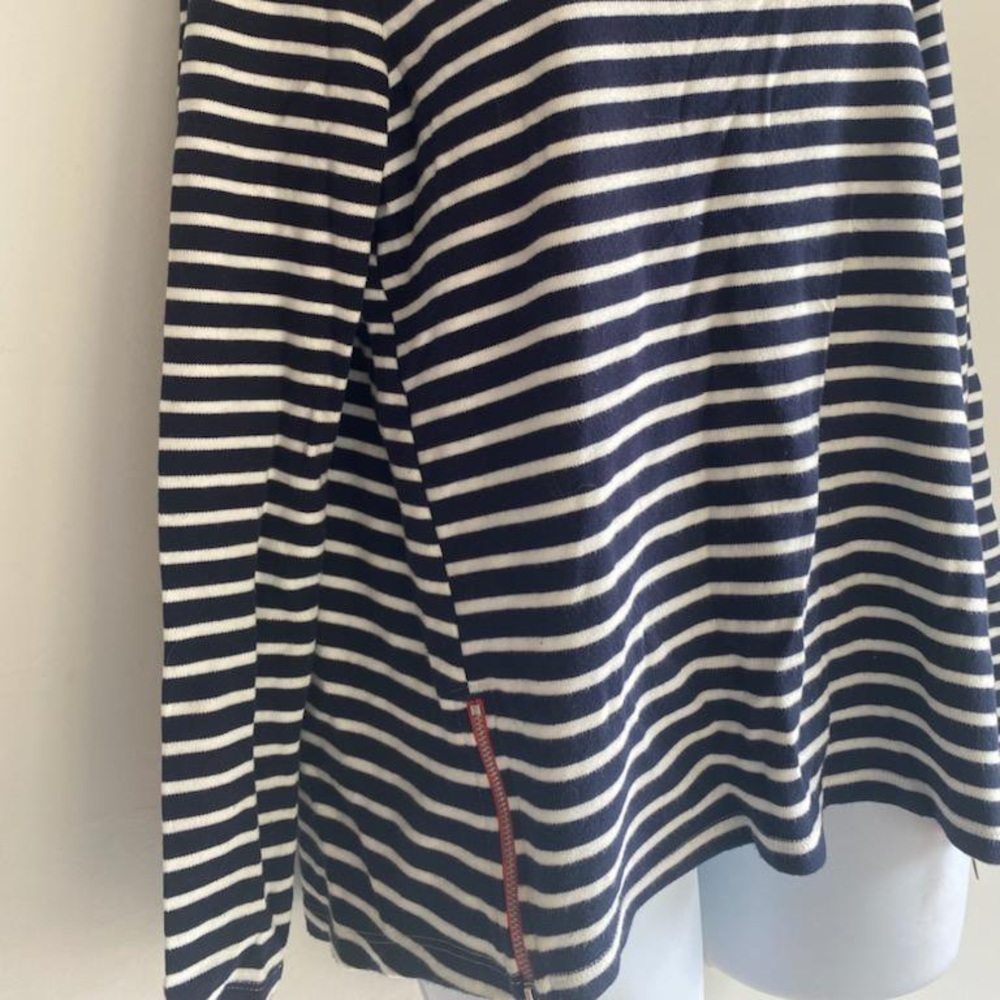 Long sleeve women’s shirt size small